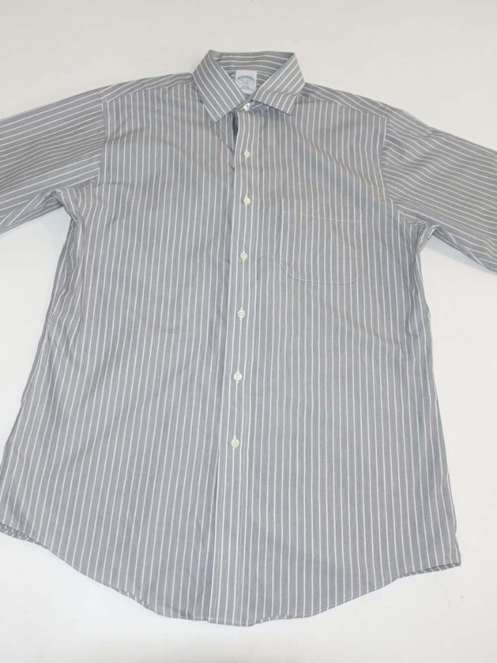 Brooks Brothers Men's Slim Fit Non Iron Dress Shirt 15.5 - 34 / 35 Gray White